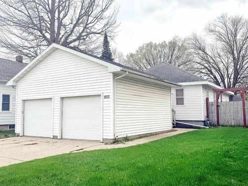 833 Phoebe Street, GREEN BAY, WI, 54303 | Card Image