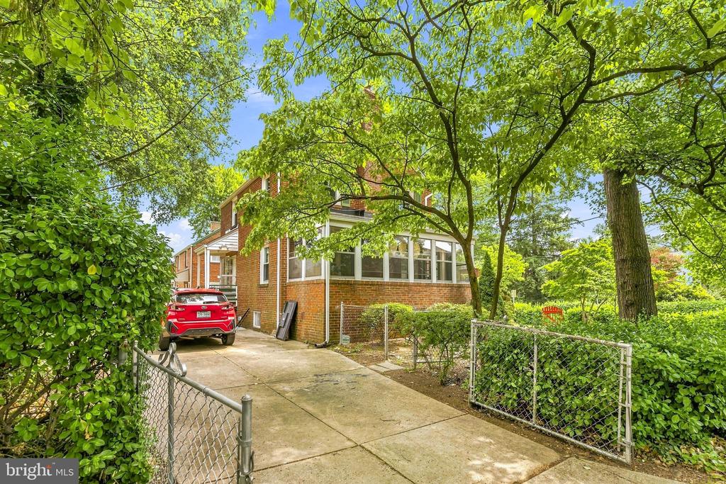 Residential in COLLEGE PARK 5