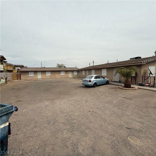 425 E Merlayne Dr, Henderson, NV, 89011-4456 | Card Image