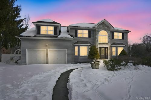 1010 Pine Vw, New Windsor, NY, 12553-4902 | Card Image