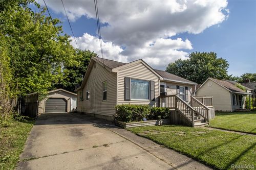 2829 Chicago Blvd, Flint, MI, 48503-3470 | Card Image