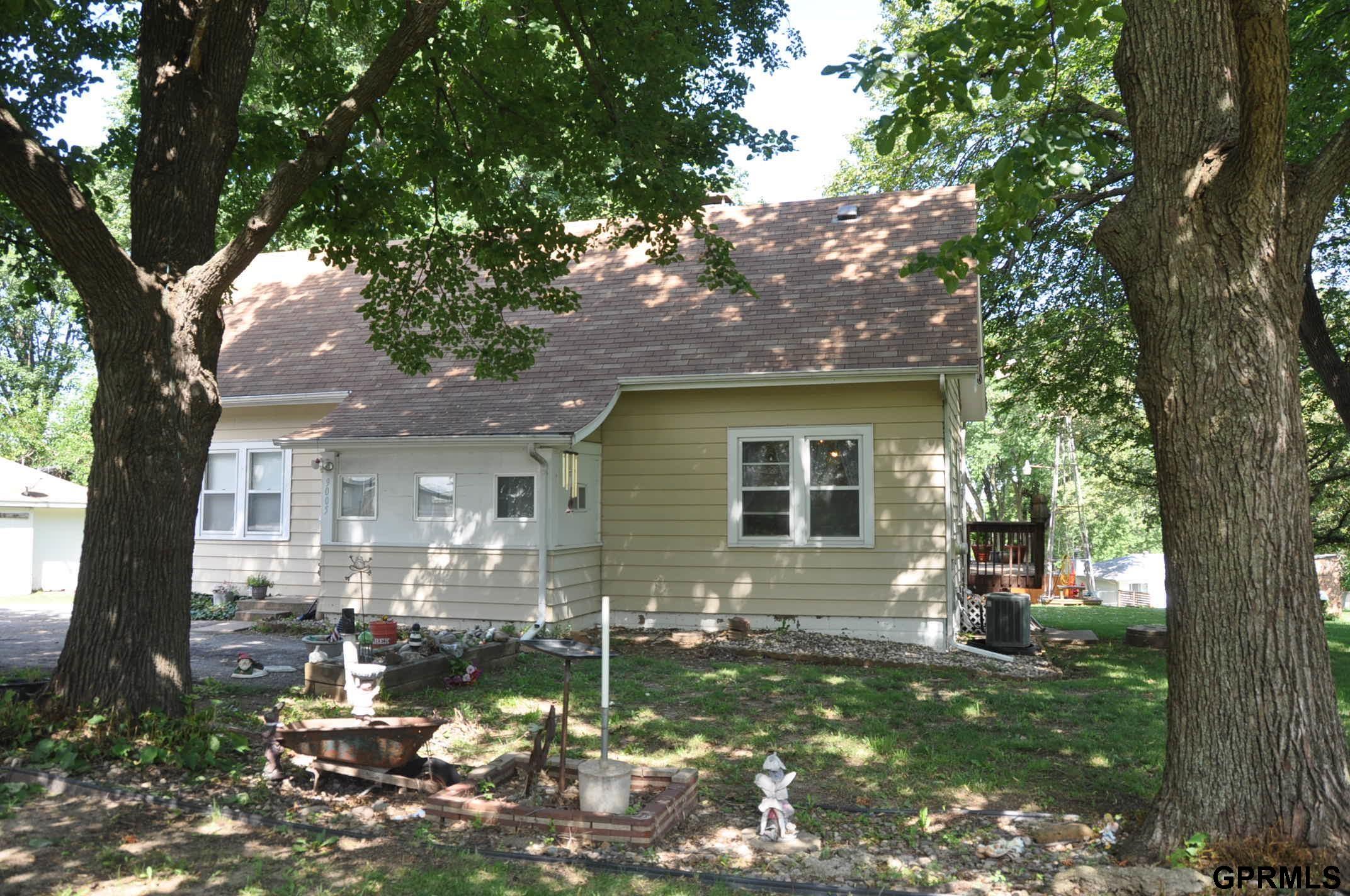 Cedar Island Rd, Bellevue, NE 68147
