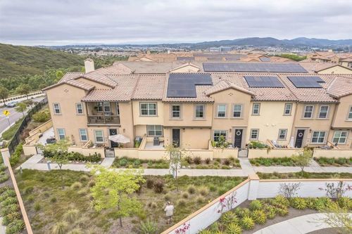 885 Blackstone Dr, San Marcos, CA, 92078-1413 | Card Image