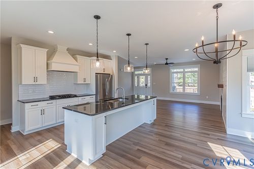 814 Chapman St, Ashland, VA, 23005-1122 | Card Image