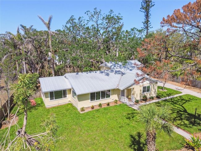 3001 Bay Shore Cir, House other with 2 bedrooms, 2 bathrooms and null parking in SARASOTA FL | Image 4