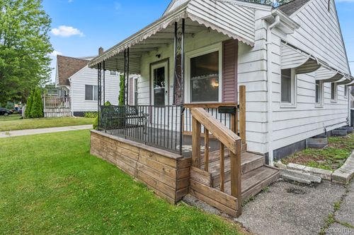 618 Burroughs Ave, Flint, MI, 48507-2792 | Card Image