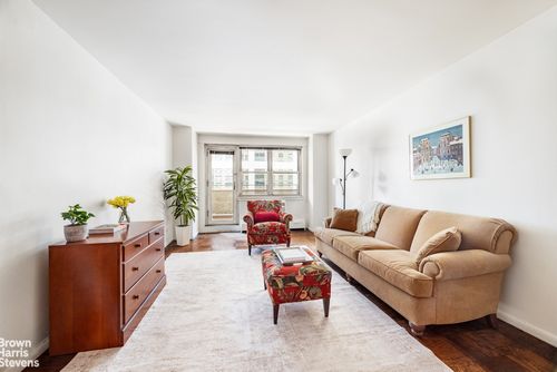 5j-340 E 80th St, New York, NY, 10075-0988 | Card Image