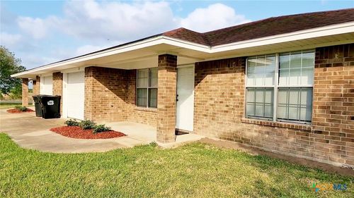 123 6th Street, Vanderbilt, TX, 77991 | Card Image