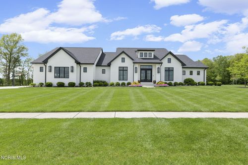 9560 Smokies Way, Findlay, OH, 45840-2108 | Card Image