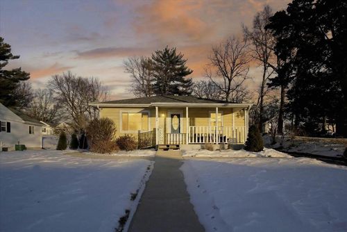 725 Berry St, STOUGHTON, WI, 53589-2409 | Card Image