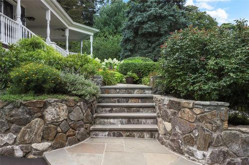 16 Nightingale Rd, Katonah, NY, 10536-1904 | Card Image