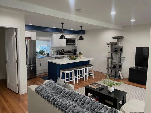 a-1391 Grand Ave, Long Beach, CA, 90804-2921 | Card Image