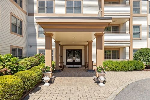 unit-303-12 Russell Rd, Wellesley, MA, 02482-4330 | Card Image