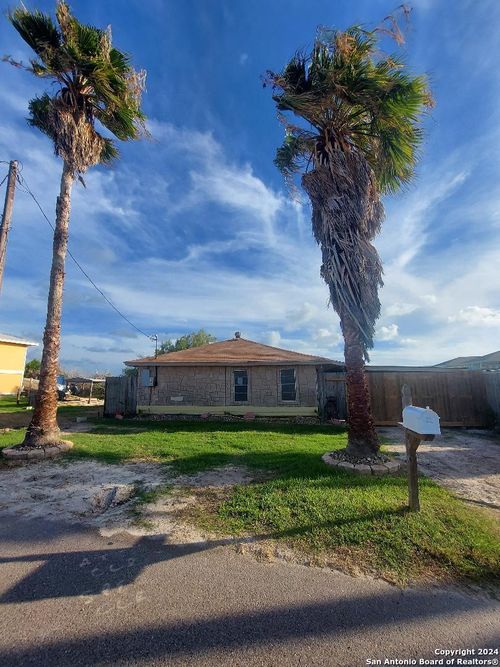 117 Sea Side Dr, Corpus Christi, TX, 78418-3037 | Card Image