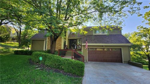 16036 Meadow Ln, Stilwell, KS, 66085-9285 | Card Image