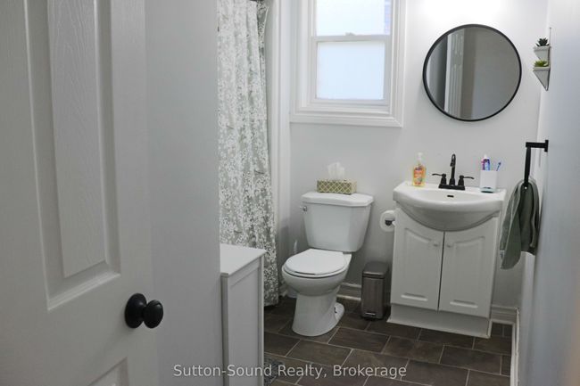 31 Yonge St S, House other with 4 bedrooms, 2 bathrooms and 4 parking in Tara ON | Image 18