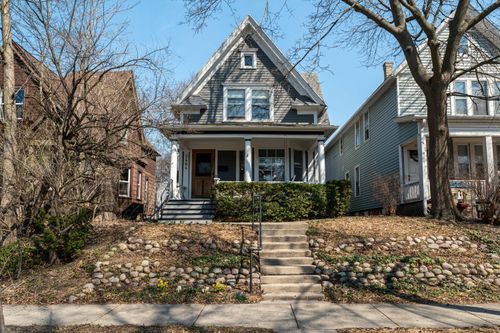 3464 N Newhall St, Milwaukee, WI, 53211-2805 | Card Image