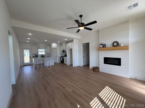 10866 S 279th East Ave, Coweta, OK, 74429-3018 | Card Image