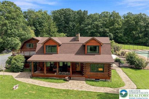 435 Sunset Dr, Bangor, PA, 18013-5126 | Card Image