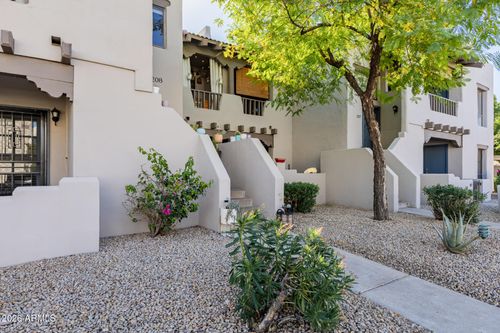 208-7300 N Dreamy Draw Dr, Phoenix, AZ, 85020-5243 | Card Image