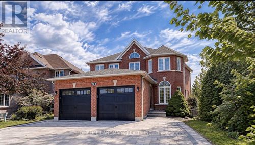 bsmt-221 Humberland Dr, Richmond Hill, ON, L4E3T3 | Card Image