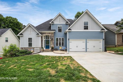 1084 Hillside Ln, Lenoir City, TN, 37771-8477 | Card Image