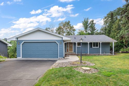 3521 W 103rd St, Bloomington, MN, 55431-3215 | Card Image