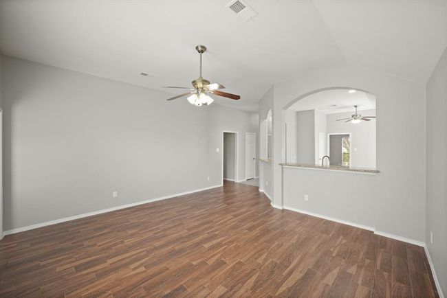 13003 Castlewind Ln, House other with 4 bedrooms, 2 bathrooms and 2 parking in Pearland TX | Image 13