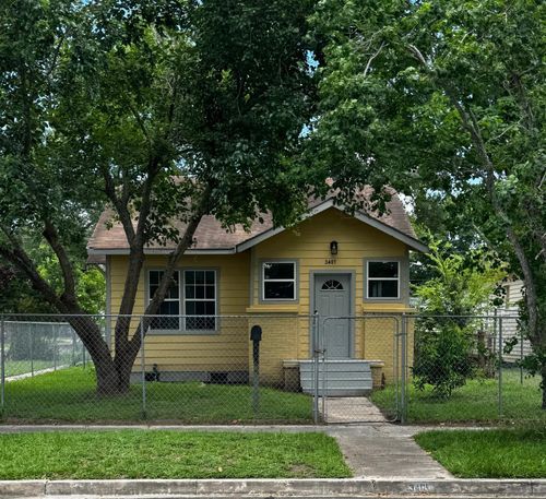 3401 Illinois St, Baytown, TX, 77520-5923 | Card Image