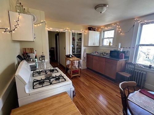 2-68 Conz St, Northampton, MA, 01060-3830 | Card Image