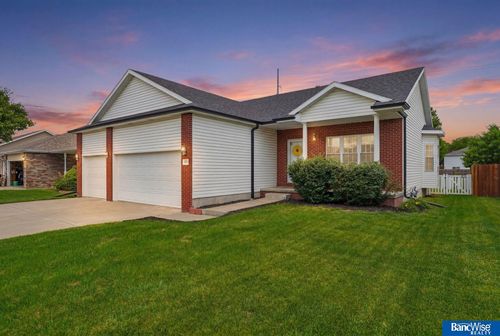 1620 Vavrina Ln, Lincoln, NE, 68512-9458 | Card Image