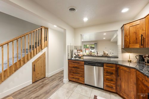 277 N Eagle Glen Ln, Eagle, ID, 83616-4939 | Card Image