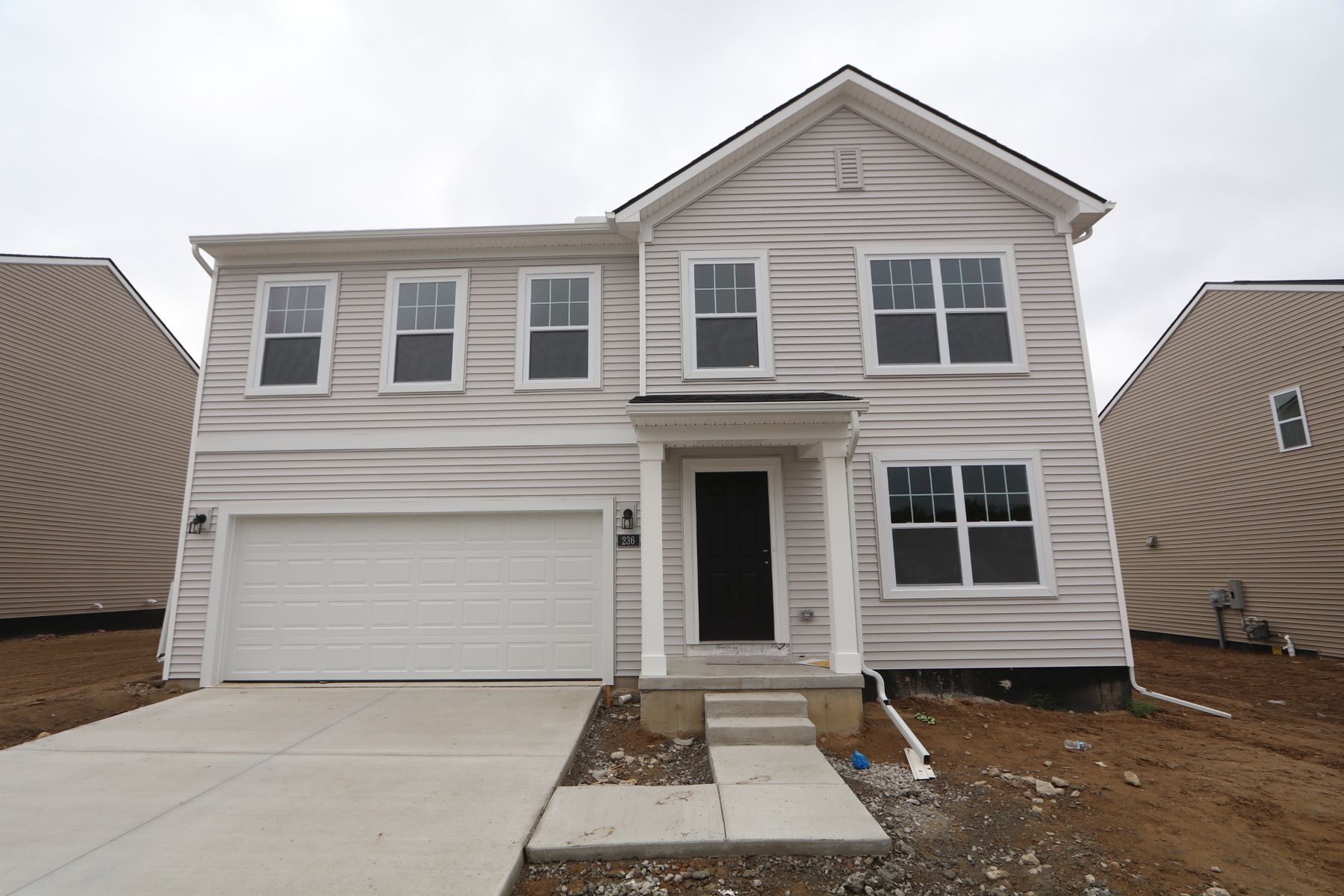 Saddleback Ct, White Lake, MI 48386
