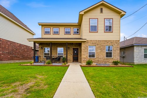 776 Crestview, Floresville, TX, 78114-1653 | Card Image