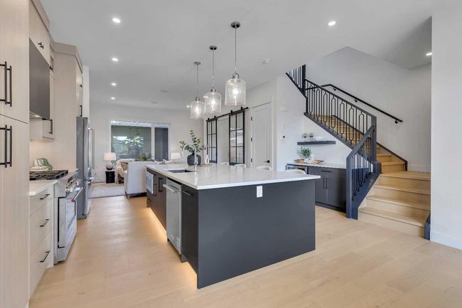 42 Collingwood Place Nw, House other with 5 bedrooms, 4 bathrooms and 2 parking in Calgary AB | Image 10