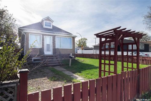 1077 Broder Street, Regina, SK, S4N3P8 | Card Image