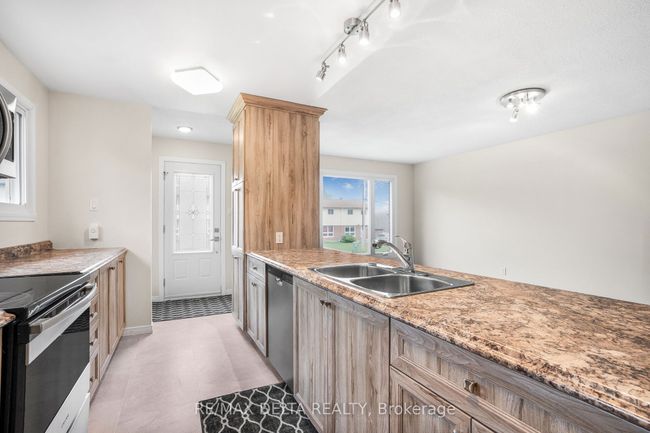 68 Boyd St, House attached with 3 bedrooms, 1 bathrooms and 4 parking in Vankleek Hill ON | Image 16