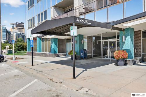 apt-3j-3000 Farnam St, Omaha, NE, 68131-3532 | Card Image
