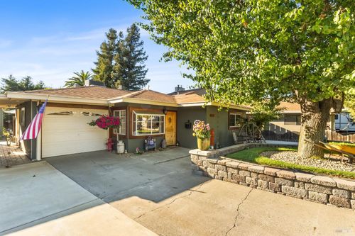 613 N Adams Street, Dixon, CA, 95620 | Card Image