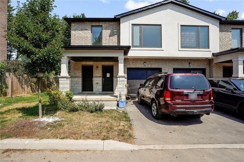 32 Alayche Trail, Welland, ON, L3C0J7 | Card Image