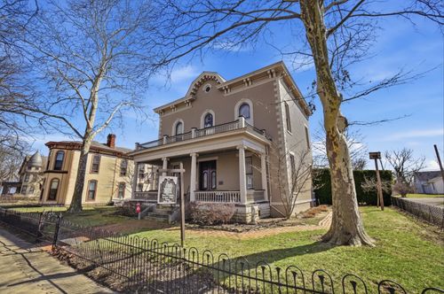 321 E East St, Washington Court House, OH, 43160-2017 | Card Image