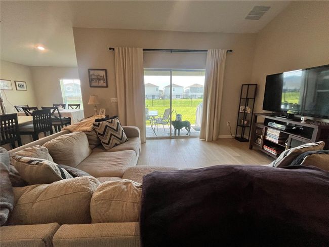 Living Area | Image 6