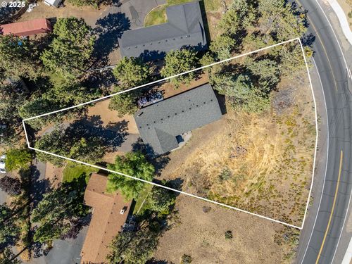 20629 Whitewing Ct, Bend, OR, 97701-8546 | Card Image