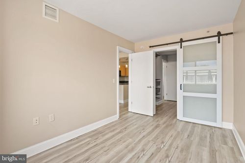 apt-s513-800 4th St Sw, WASHINGTON, DC, 20024-3054 | Card Image