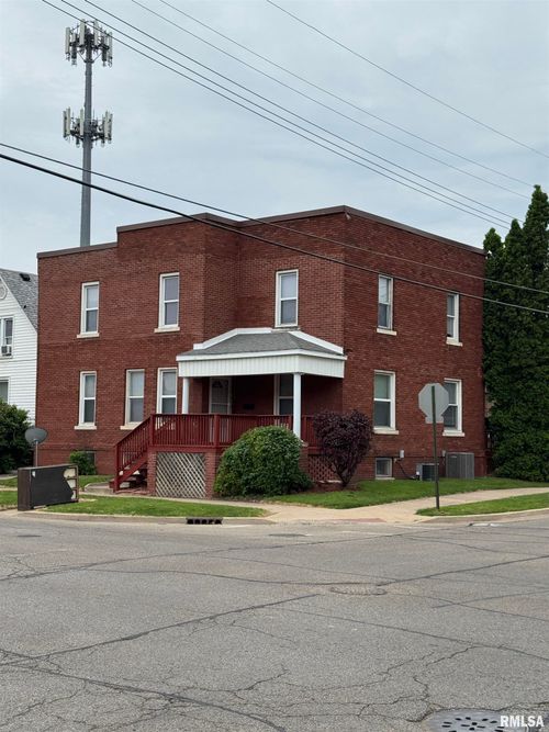 60 E Ash St, Canton, IL, 61520-1815 | Card Image