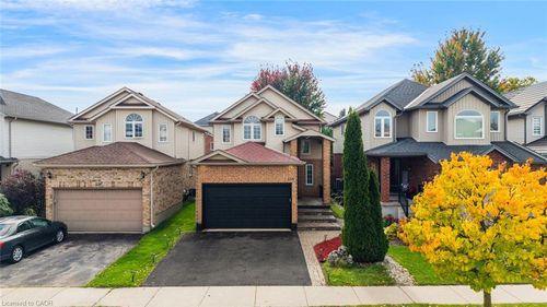 133 Steepleridge St, Kitchener, ON, N2P2W2 | Card Image