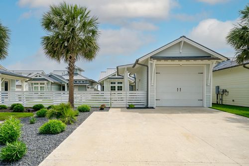 118 Reserve Ln, Rockport, TX, 78382-8011 | Card Image