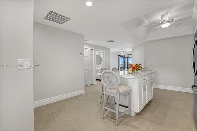 APT-2 - 6102 Se Landing Way, Condo with 2 bedrooms, 2 bathrooms and null parking in Stuart FL | Image 16