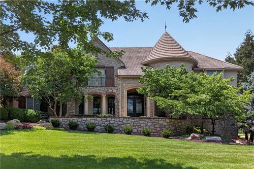 13908 Howe Dr, Leawood, KS, 66224-4500 | Card Image