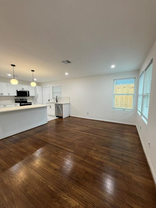 1972 W Mckinney St, Houston, TX, 77019-2600 | Card Image